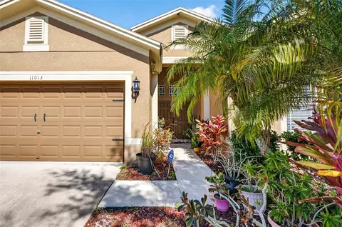 Exterior - 11013 Rockledge View Dr, Riverview, FL 33579 photo 2 of 7
