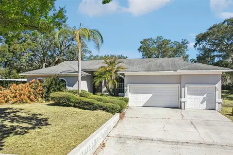 918 Academy Dr, Brandon, FL 33511