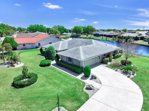 2110 W View Dr, Sun City Center, FL 33573