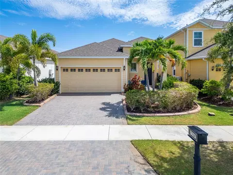 303 Blackrock Ln, Apollo Beach, FL 33572