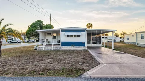 5227 Betty St, Zephyrhills, FL 33542