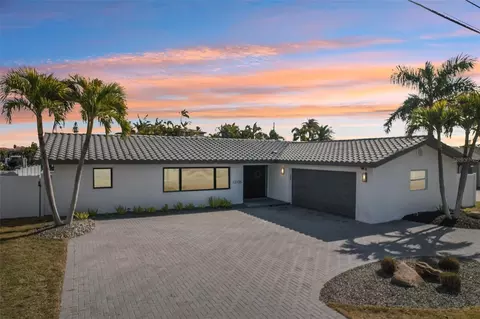 12125 5th St E, Treasure Island, FL 33706