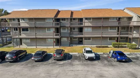6308 Newtown Cir #8A3, Tampa, FL 33615