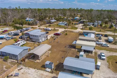507 4th St NW, Steinhatchee, FL 32359