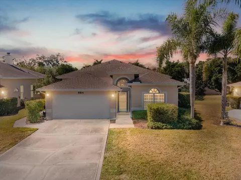 884 Michele Cir, Dunedin, FL 34698