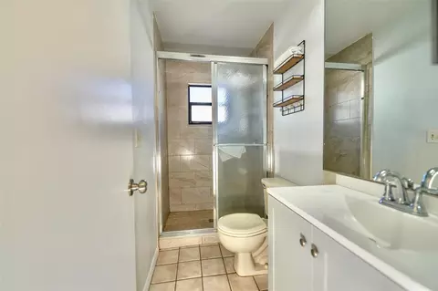 Bath - 4128 Glade Rd, Spring Hill, FL 34606 photo 1 of 3