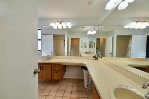 Bath - 4128 Glade Rd, Spring Hill, FL 34606 photo 3 of 3