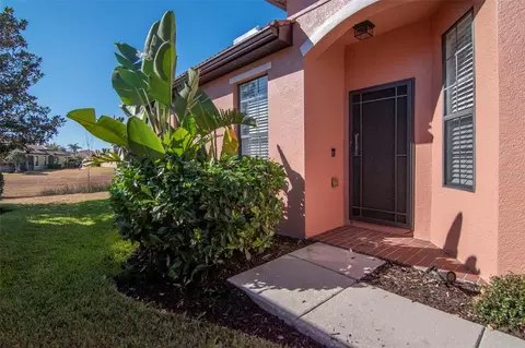 Exterior - 125 Shell Falls Dr, Apollo Beach, FL 33572 photo 4 of 13