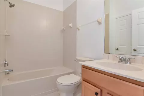 Bath - 125 Shell Falls Dr, Apollo Beach, FL 33572 photo 2 of 3