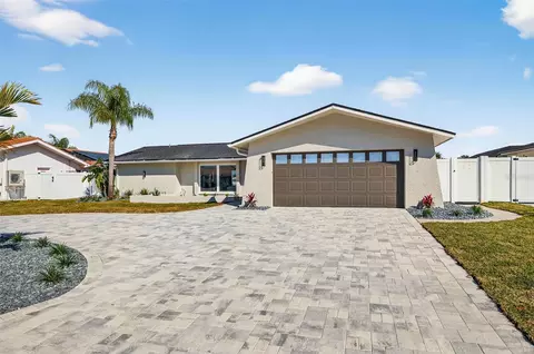 4426 43rd St S, Saint Petersburg, FL 33711