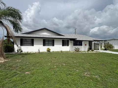 1021 Augusta Dr, Sun City Center, FL 33573