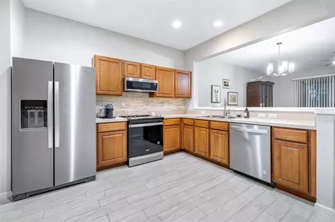 Kitchen - 5005 Barnstead Dr, Riverview, FL 33578 photo 3 of 6