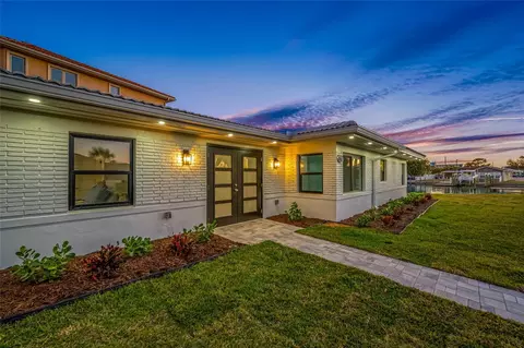 370 59th Ave, Saint Pete Beach, FL 33706