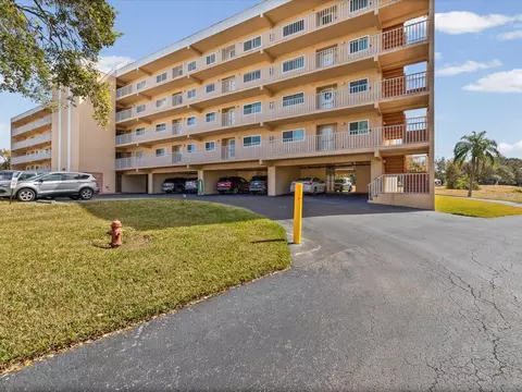 9461 Harbor Greens Way #207, Seminole, FL 33776