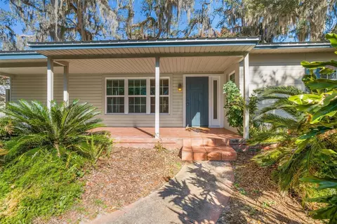 412 Berwick Ave, Temple Terrace, FL 33617