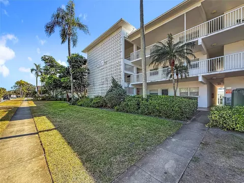 5150 10th Ave N #107, Saint Petersburg, FL 33710