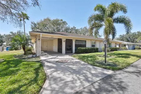 2035 Hampstead Cir, Sun City Center, FL 33573
