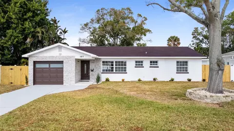 1817 Oregon Ave NE, Saint Petersburg, FL 33703
