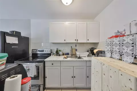 Kitchen - 11708 Balm Riverview Rd, Riverview, FL 33569 photo 3 of 5