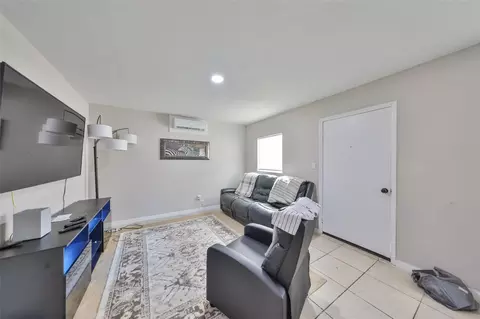 Living - 11708 Balm Riverview Rd, Riverview, FL 33569 photo 1 of 4