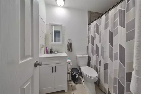Bath - 11708 Balm Riverview Rd, Riverview, FL 33569 photo 2 of 4