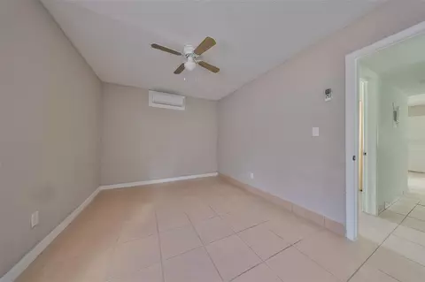 Bedroom - 11708 Balm Riverview Rd, Riverview, FL 33569 photo 6 of 6