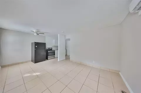 Living - 11708 Balm Riverview Rd, Riverview, FL 33569 photo 3 of 4