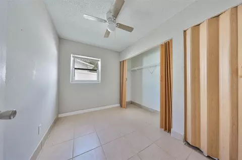 Bedroom - 11708 Balm Riverview Rd, Riverview, FL 33569 photo 5 of 6