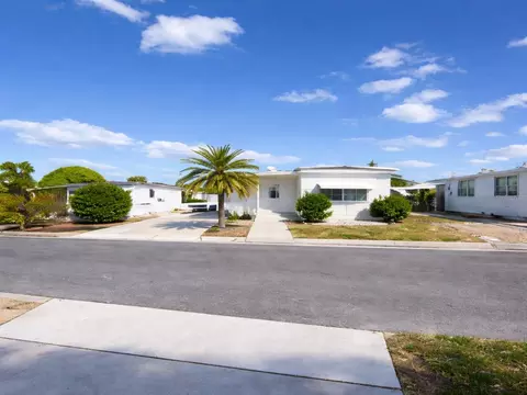4061 58th Ave N #225, Saint Petersburg, FL 33714