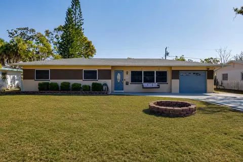 1901 Winchester Rd N, Saint Petersburg, FL 33710