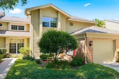 45 Pelican Pl, Belleair, FL 33756