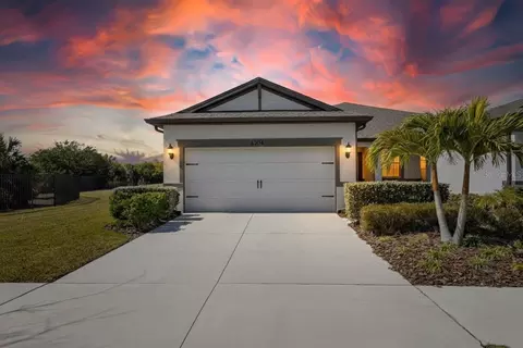 6204 Mooring Line Cir, Apollo Beach, FL 33572