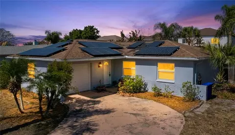 1704 Hibiscus Cir N, Oldsmar, FL 34677