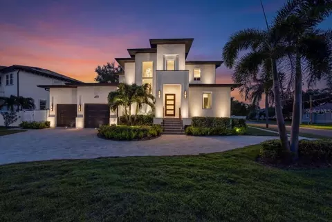 419 Bayview Dr NE, Saint Petersburg, FL 33704