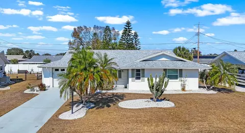 703 Torrey Pines Ave, Sun City Center, FL 33573