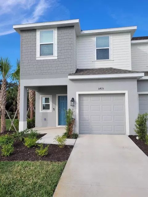 8425 Lunar Skye St, Sarasota, FL 34241