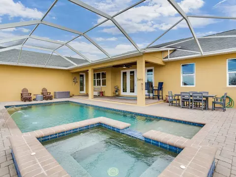 Exterior - 15721 Colding Loop, Wimauma, FL 33598 photo 6 of 15