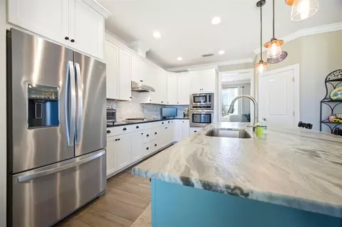 Kitchen - 15721 Colding Loop, Wimauma, FL 33598 photo 5 of 9