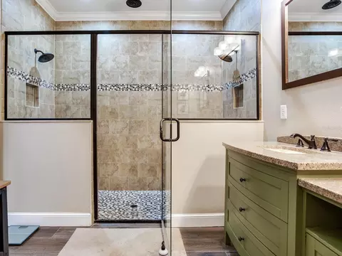 Bath - 15721 Colding Loop, Wimauma, FL 33598 photo 3 of 5