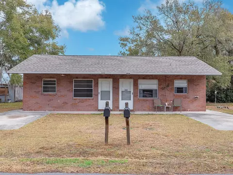 5930 15th St, Zephyrhills, FL 33542