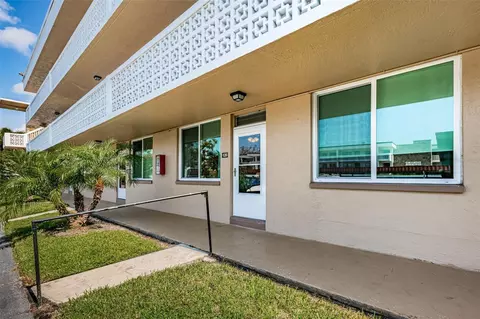 4915 Bay St NE #126, Saint Petersburg, FL 33703