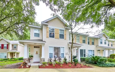 2127 Golden Oak Ln, Valrico, FL 33594