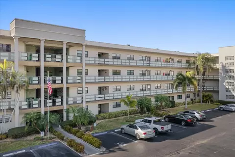 6080 N 80th St N #412, Saint Petersburg, FL 33709