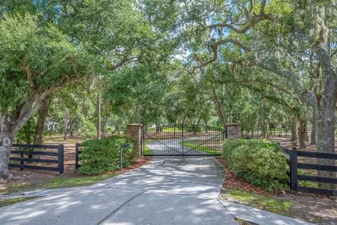 11832 Neal Rd, Lithia, FL 33547