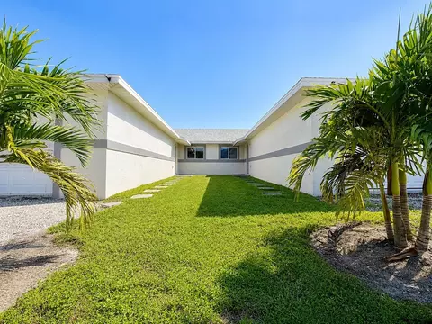 777-779 Bedford Dr, Lehigh Acres, FL 33974