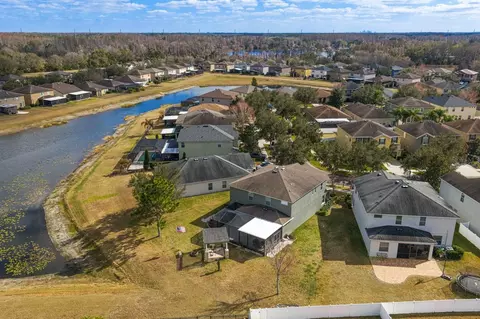 View/Area - 2839 Maple Brook Loop, Lutz, FL 33558 photo 2 of 12
