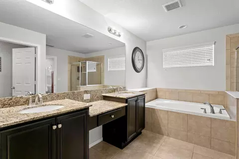 Bath - 2839 Maple Brook Loop, Lutz, FL 33558 photo 2 of 5