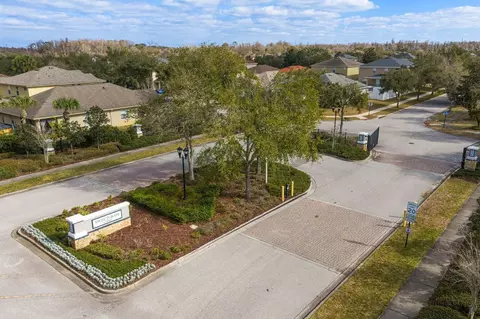 View/Area - 2839 Maple Brook Loop, Lutz, FL 33558 photo 5 of 12