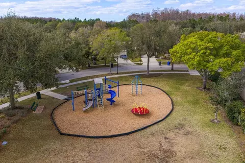View/Area - 2839 Maple Brook Loop, Lutz, FL 33558 photo 6 of 12