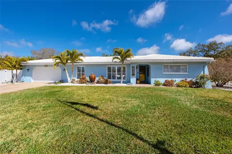6911 121st St, Seminole, FL 33772